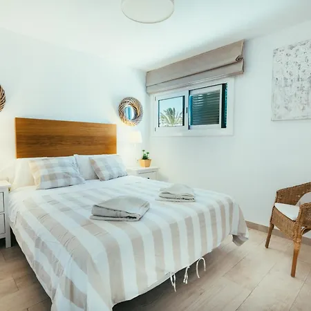 Playa Chica Balcony - Ocean Views شقة بويرتو ذيل كارمين